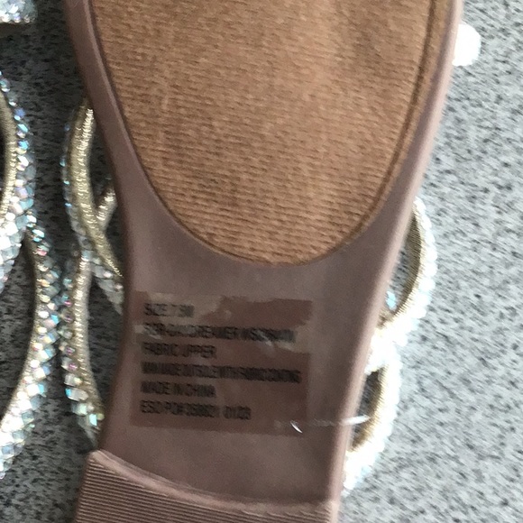 Toe-Ring Sandals - Picture 4 of 5